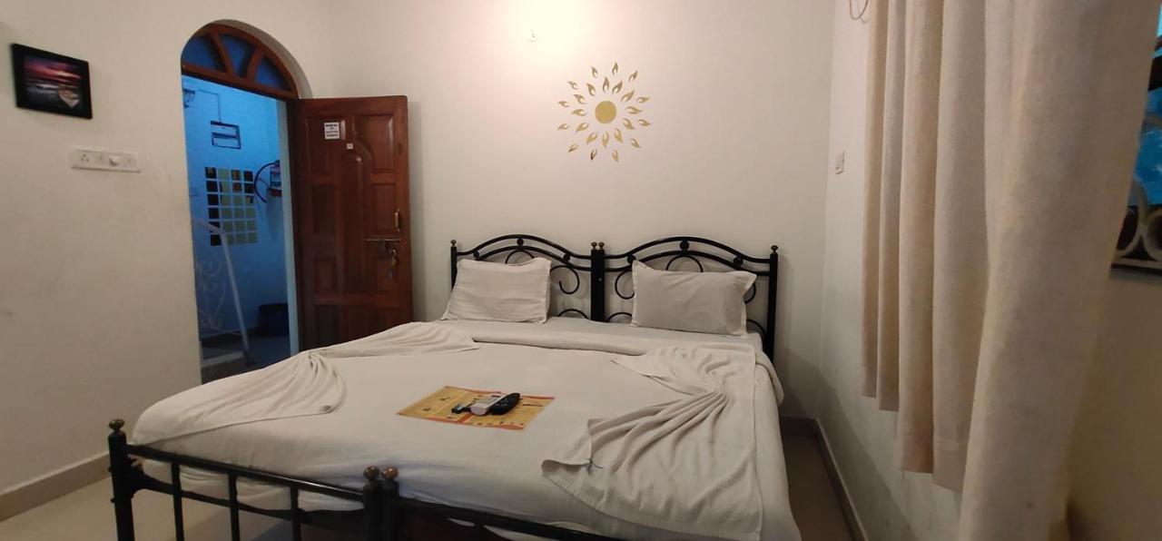 Shelton Guest House Baga Exterior foto